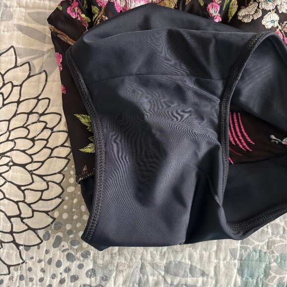 NWOT Bendy Brand Hummingbird Shorts - Black - Size S (Fits XS-S) - Picture 7 of 14